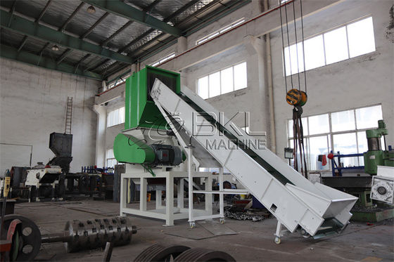 75KW Plastic Waste  Recycling Machine SKD11 Plastic Bottle Crushing Machine