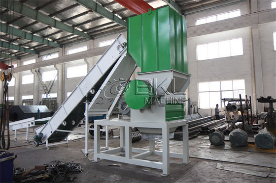 75KW Plastic Waste  Recycling Machine SKD11 Plastic Bottle Crushing Machine